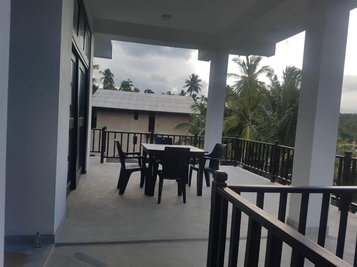 Waves Hiri Hotel Dickwella Exterior photo
