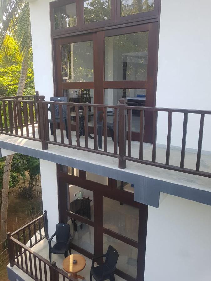 Waves Hiri Hotel Dickwella Exterior photo