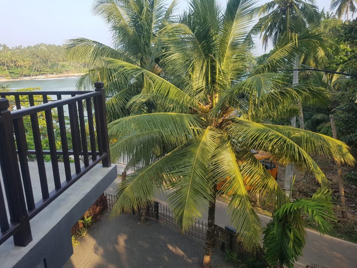 Waves Hiri Hotel Dickwella Exterior photo